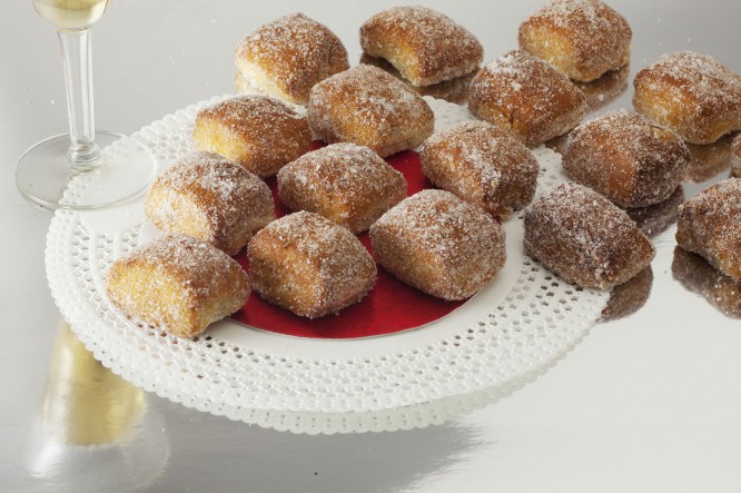 Boîte de beignets cuits congelés